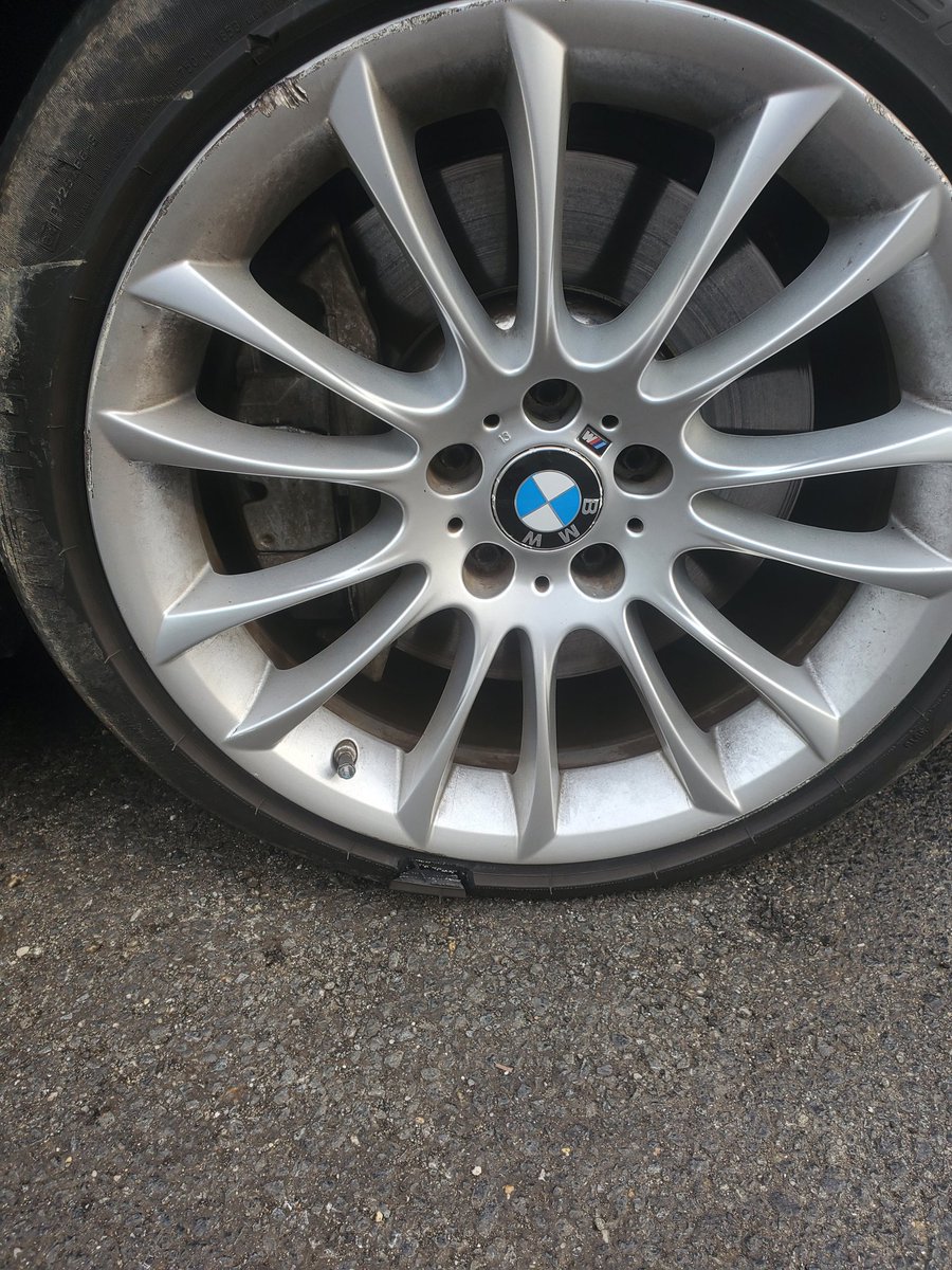 Nujax's tweet photo. Hey @PirelliUSA, I hit a huge pot hole in Maryland, USA, causing damage to my rim and busting the sidewall of my Pirelli, P Zero run flat tire. That tire, no air, and severe damage did carry me 50 miles at 35-40 mph to help. Job well done 👍🏾👏🏾! https://t.co/T30he9FOSu