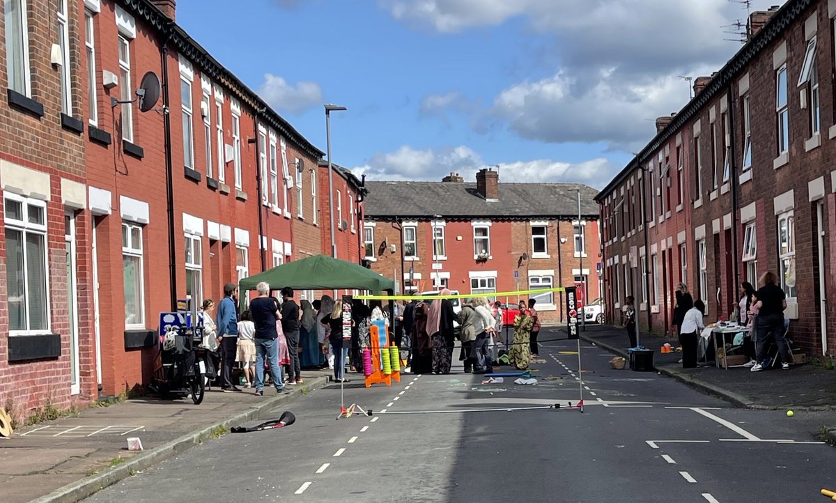 Amna4A's tweet photo. The sun was out yesterday for the road closure on West Grove for play &amp; #community activity. 

It was great to see how close the residents are in supporting and celebrating in their neighbourhood together

#TheGroves #Ardwick @m13groves https://t.co/VruE0nXslN