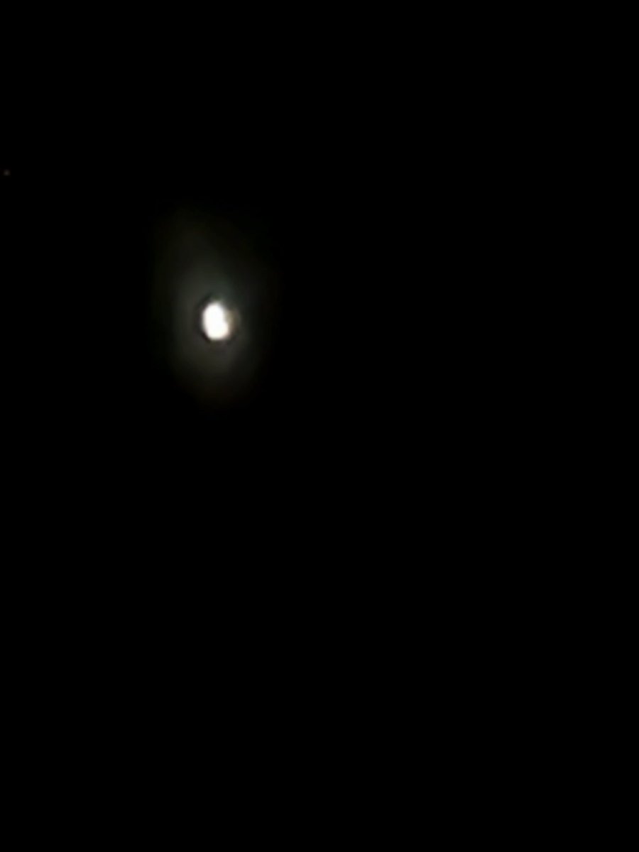 byousef95's tweet photo. @Ebrawrhim I used around 70x and I tried 100x on Saturn and only got this picture because I couldn't keep my phone still 🤣 https://t.co/8MlwEmnsew