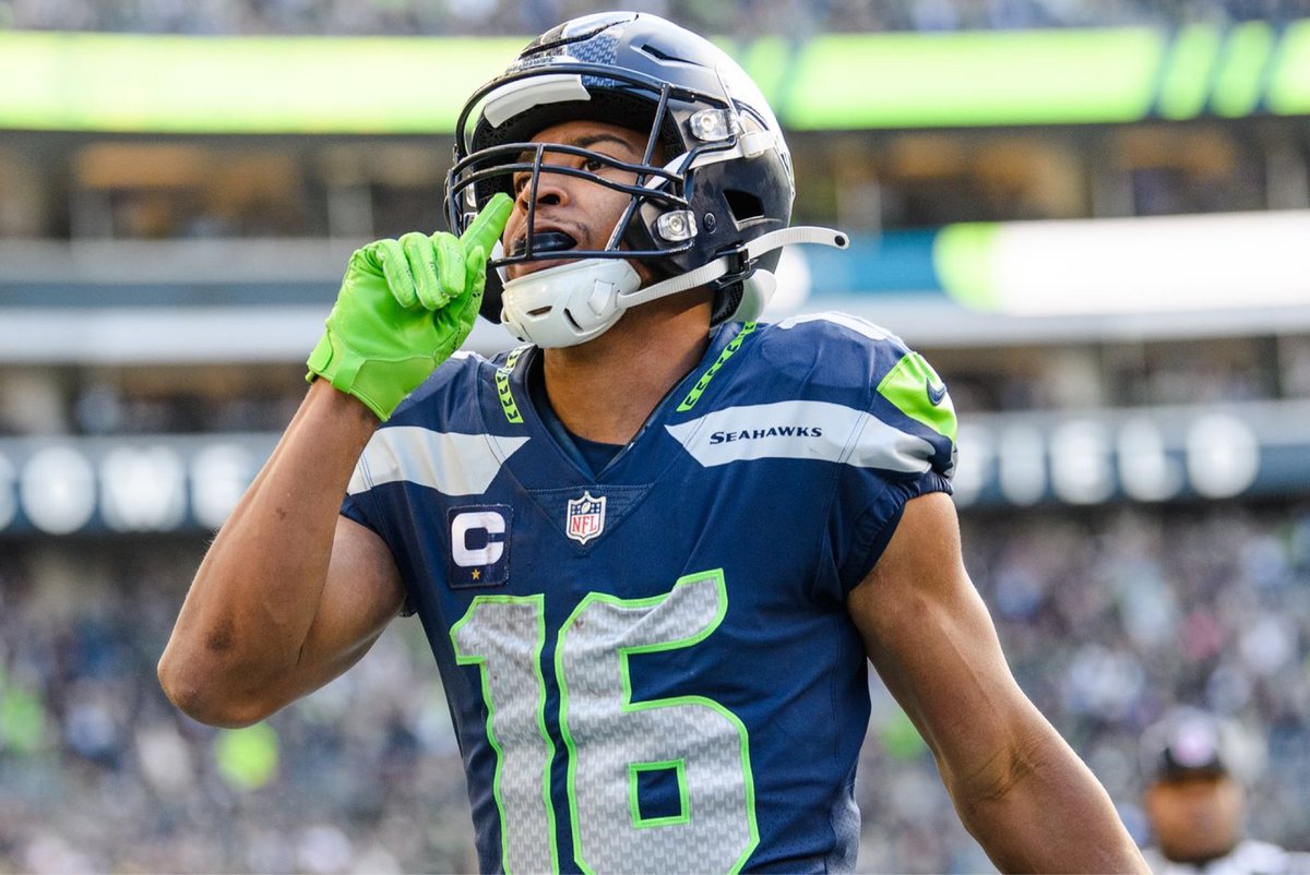 jasrifootball's tweet photo. While other star receivers get national recognition, #Seahawks WR Tyler Lockett quietly has strong seasons, year after year.
Lockett’s stats over the last 5 years;
2022: 84 catches, 1033 yards, 9 TDs
2021: 73 catches, 1175 yards, 8 TDs
2020: 100 catches, 1054 yards, 10 TDs
2019: 82 catches, 1,057 yards, 8 TDs
2018: 57 catches, 965 yards, 10 TDs
Forever underrated.