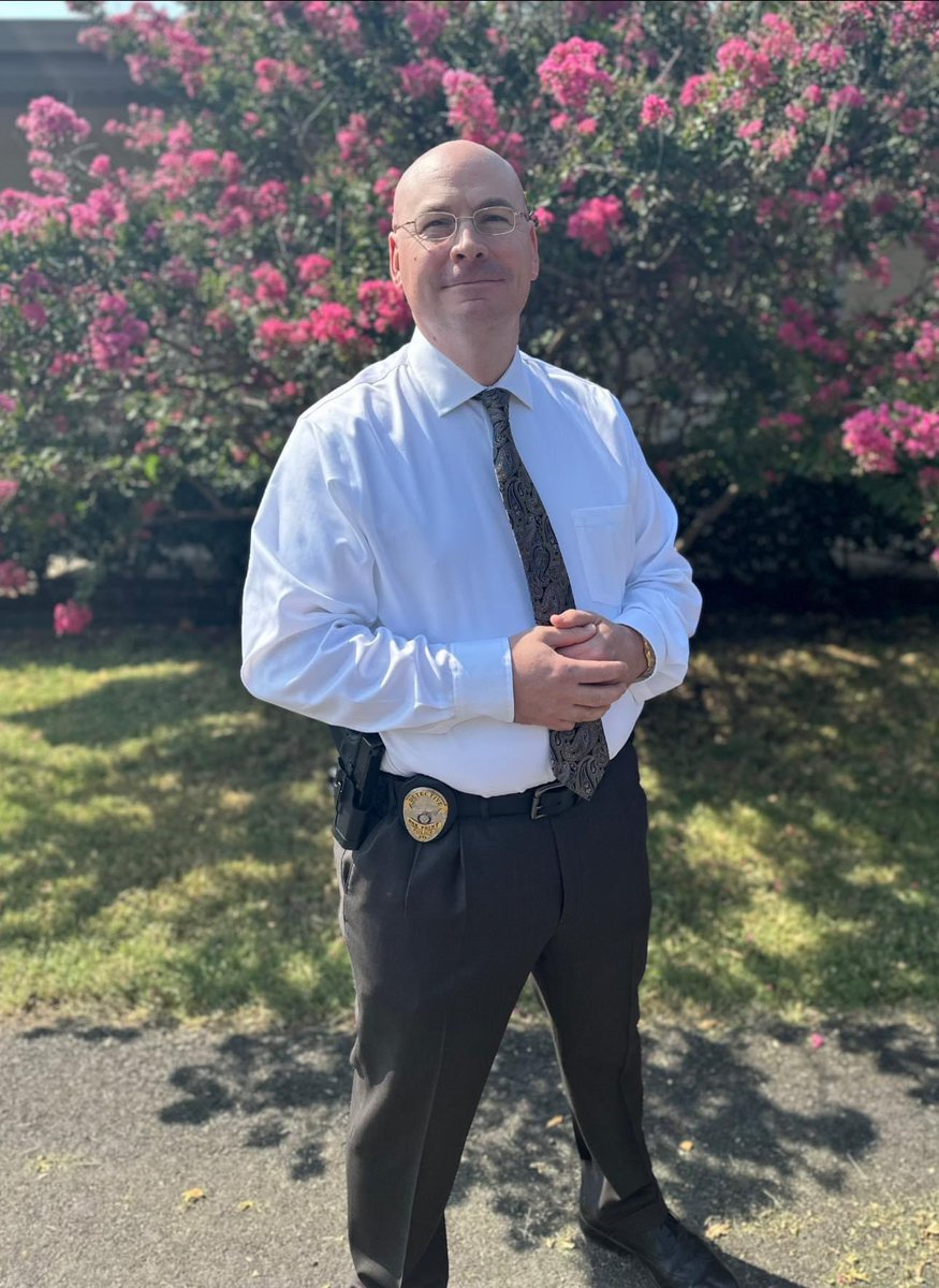 DpsOak's tweet photo. Join us in congratulating Officer Wienandt on his recent promotion to Detective! We are sure that Detective Wienandt will bring his many years of experience to this new role and will excel within the Criminal Investigations Division. https://t.co/vYezrVOmQf
