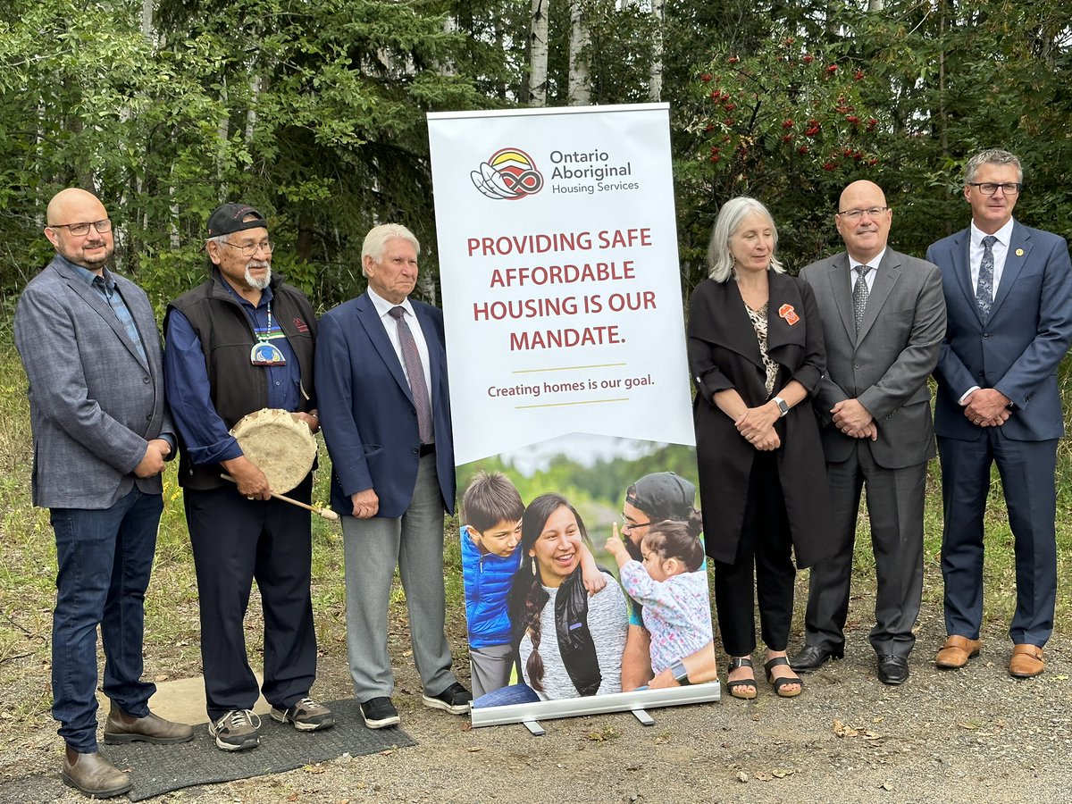 Great housing initiative for Thunder Bay with the governments of Canada and Ontario providing almost $4 million for 12 units of affordable housing for indigenous people! @PattyHajdu @SteveClarkPC @kenboshcoff Kevin Holland, MPP