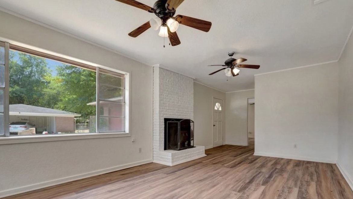 HunnicuttInvest's tweet photo. #WellsTexas Take a look at this home I found on https://t.co/RBxtjaxQNY
198 W 4th St, Wells
$159,000 ·  3beds · 2baths, brick house in town… listed by Briley Hunnicutt 

https://t.co/7uKCLAwyNW https://t.co/V0z4BYRnWZ