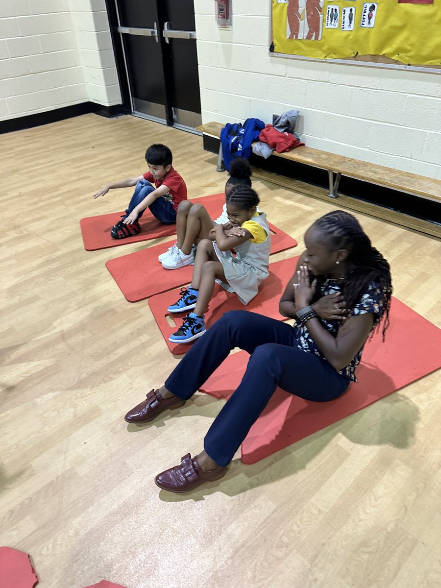 CallMeDrB's tweet image. I’m nervous about my test in PE!!!”…Guess what @hodge_kia does👇🏾.  I ❤️ to see it! #CreatingChampions 🥇💗🙌🏾 @goateclark @ConleyHillsCubs @DrTamaraCandis @SmithTeaches2