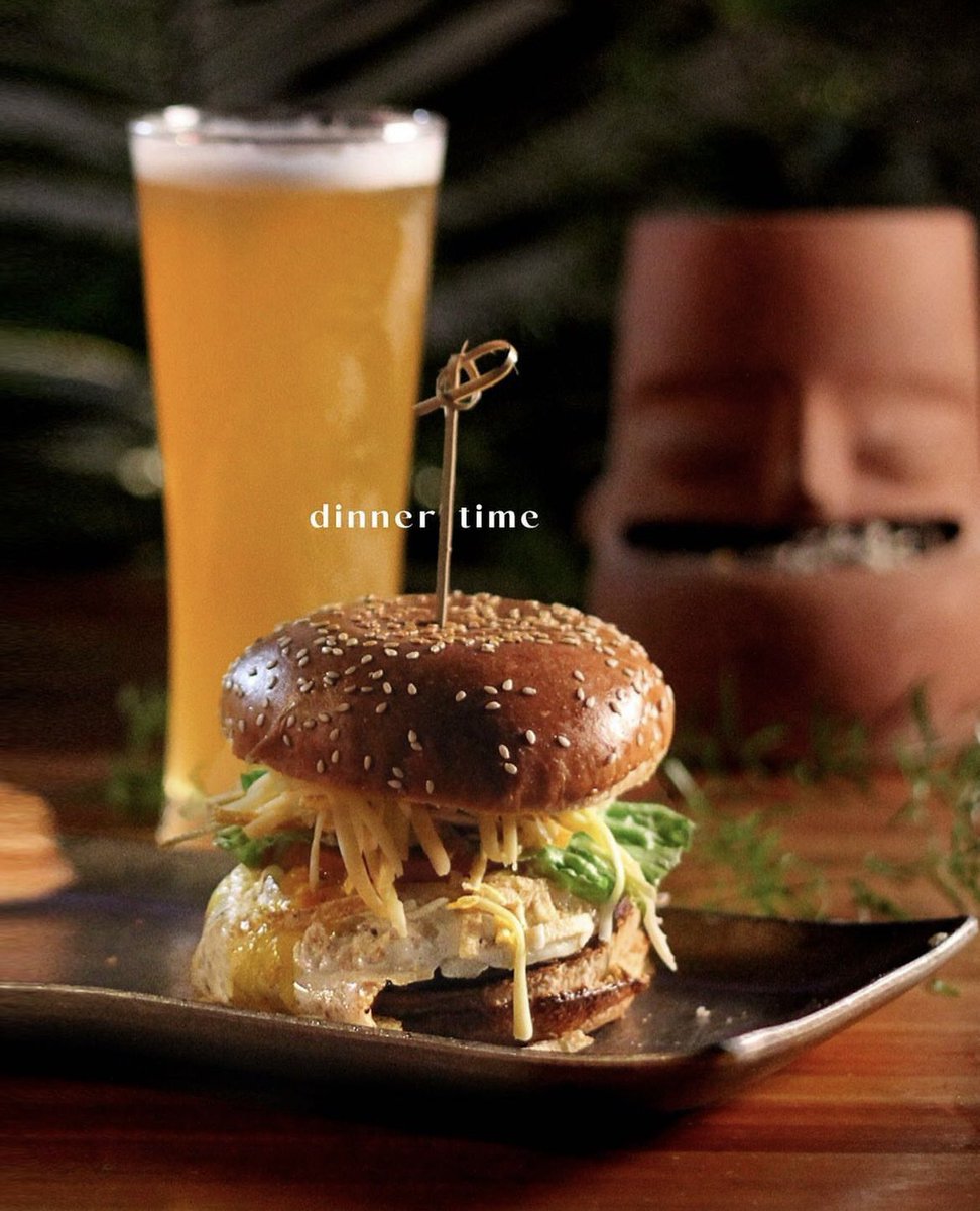 kripton_la's tweet photo. Un buen coctel 🍹 , una buena hamburguesa 🍔 o una cerveza 🍺 saben mejor si la pagas con tus #criptomonedas
Caracasbar bienvenido a #Kriptonmarket
Ahora podes utilizar tus #USDT #Bitcoin 😉
📍 Guatemala 4802, Buenos Aires 🇦🇷 https://t.co/922gcPbICD