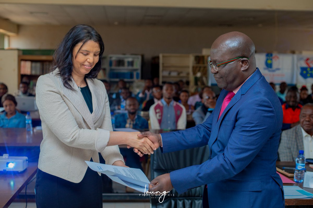 polytechUnilu's tweet photo. Signature du protocole de partenariat entre l'@uniluofficiel, représentée par le Sec. Gen. Académique et l'@CPUT  par @Ruschi73. Opportunité pour les 2 institutions de
 renforcer les capacités de recherche et dans le domaine de  rhéologie. 
@SA_rheologie
@advencedLab
#Caeb
#CCB https://t.co/vuwosvBglJ