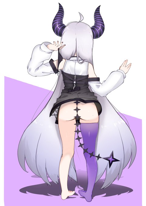 #今月描いたイラストを晒そう 
おしりと依頼1件かなぁ 