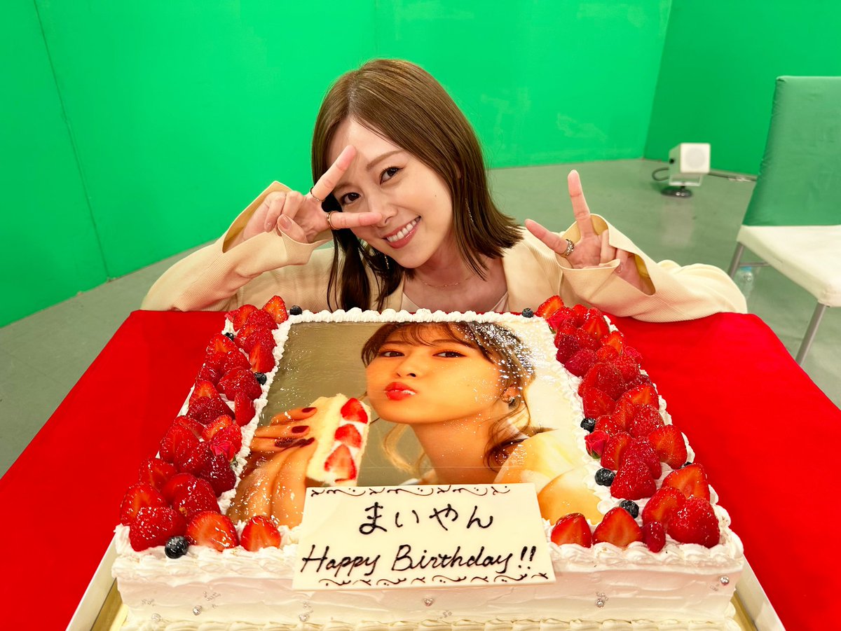 ／
今夜7時からは
仰天⭐︎潜入ツアーズ🎉
2023夏の富士山に潜入🗻
＼

ぜひご覧ください🙏
収録がまいやんの誕生日直前だったので
みんなでお祝いしました🎊おめでとうございます🥳㊗️

#潜入ツアーズ
#かまいたち
#白石麻衣 <a href="/shiraishi_staff/">白石麻衣STAFF</a> 
#石原良純