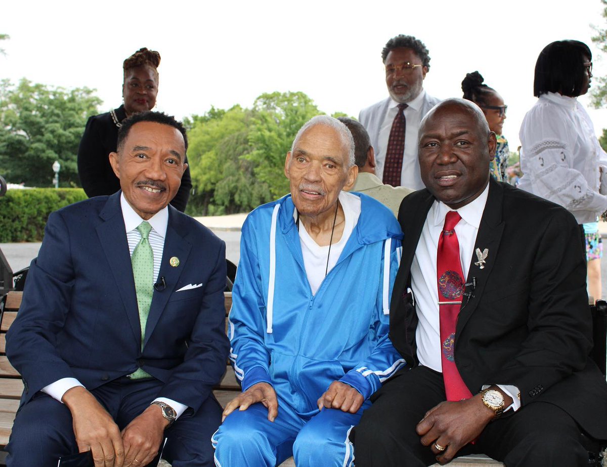 I am deeply saddened by the passing of Lawrence Lacks, Sr., the last living child of Henrietta Lacks. Lawrence fought until the end to ensure his mother received the due recognition for her revolutionary contributions to the fields of science, medicine &amp; public health. #HeLaCells