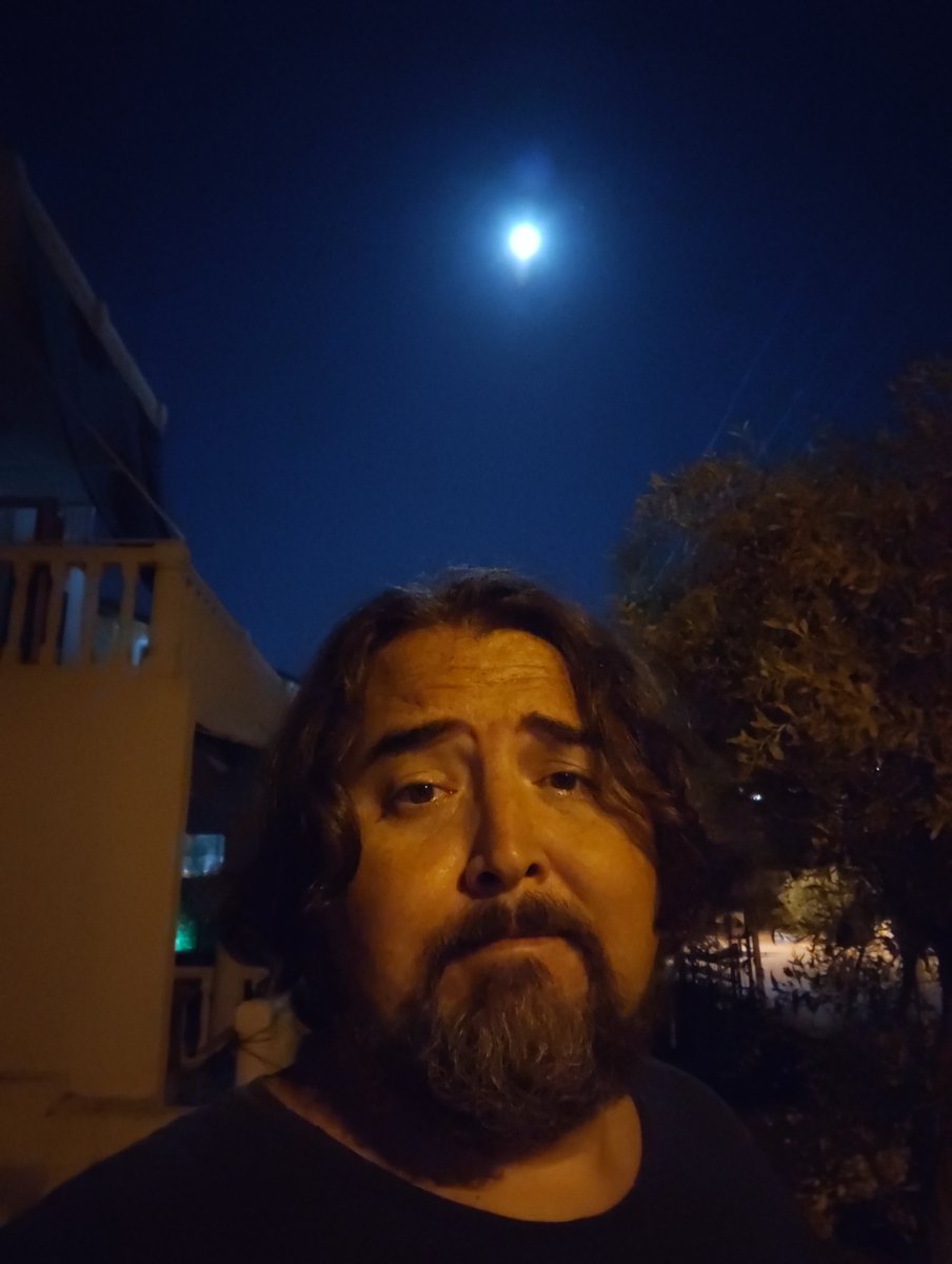 Ah be Xiaomi 200 mp iyisin hoşsun da geceleri yoksun be 😢 #BlueMoon