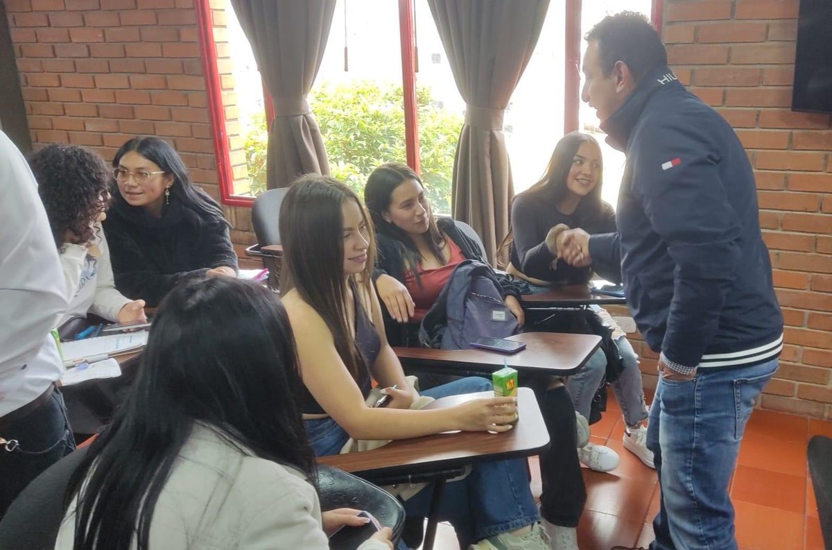 jhonrojasca's tweet photo. @eravelasco @Udenar @CamaraColombia @gobnarino @paulocesarpaz @surnoticiashoy @RadNalNarino @CaracolPasto @PactoCol @PoloDemocratico @UdenarDigital @udenarperiodico Ayer en Consejo Superior, se socializó el cronograma para construir sede @Udenar #Ipiales, con recursos de @gobnarino por $25.289.483.407 por LICITACIÓN PÚBLICA. En este periodo hemos aportado más de 85 mil millones. Nuestro compromiso con @Udenar es con hechos, no con palabras. https://t.co/S9Vu5Rz4j6