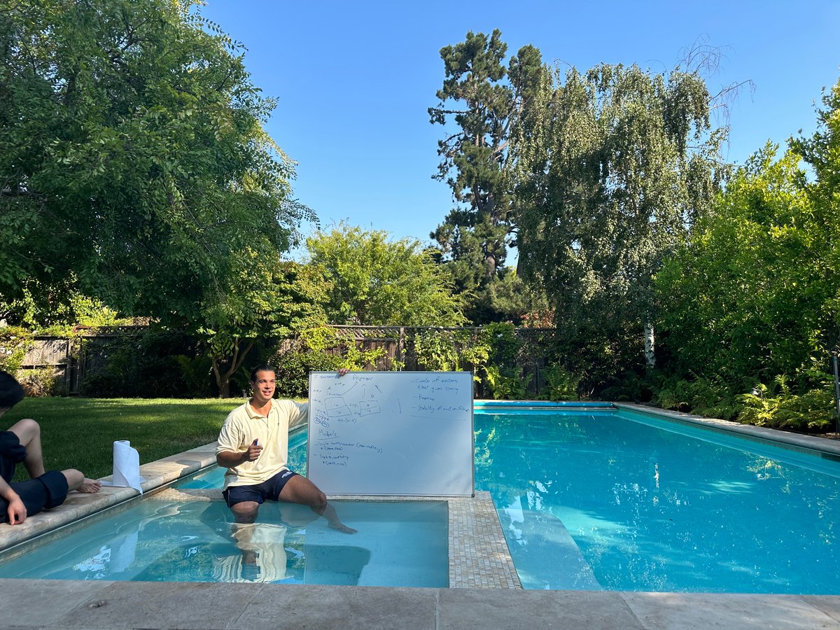 bertcmiller's tweet image. Showed up to a whiteboarding session @0xQuintus is running and found that he is literally doing it from a pool