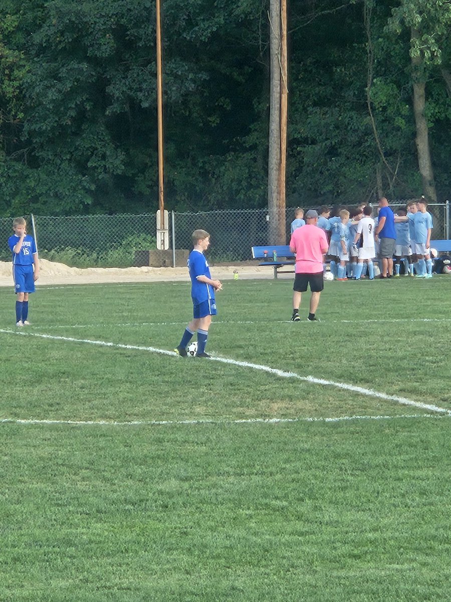 bueter_k's tweet photo. 1st Middle School soccer game
#wms #theadventurebeginshere https://t.co/vch2BCP58L