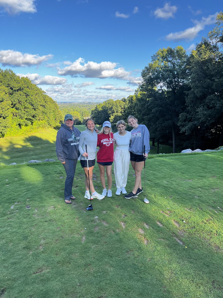 golf_holly's tweet photo. A big thank you to Pine Knob golf club for having us out today!!
We had such a great practice even some time for some Happy Gilmores in front of this beautiful view. https://t.co/RtvvoVSCXV