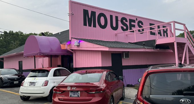 Watch Mike D's leaked NSFW photo on TwXstars