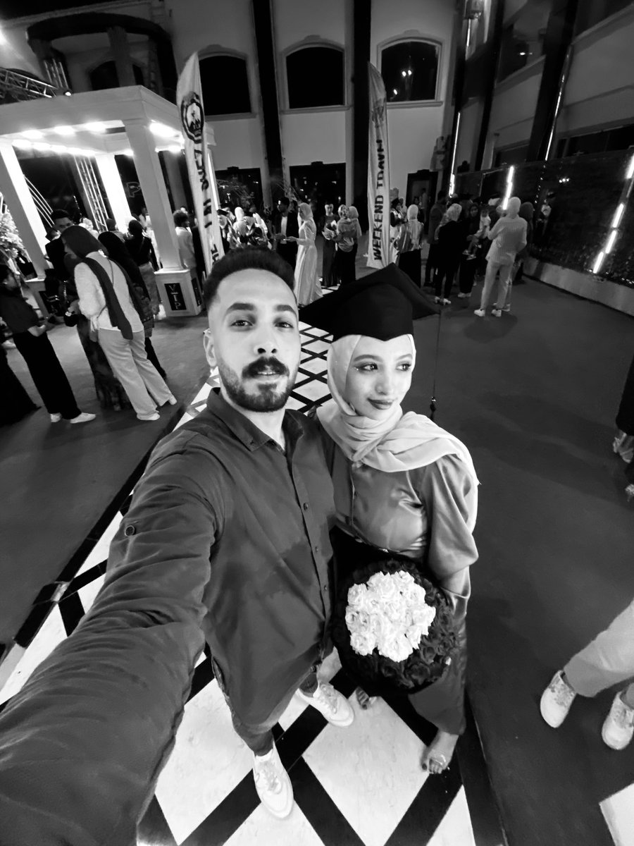 menna__tarek_'s tweet photo. يومي كمل كده خلاص, اجمل راجل واحلى بوكيه واهم يوم♥️ https://t.co/gTuIQsLCJE