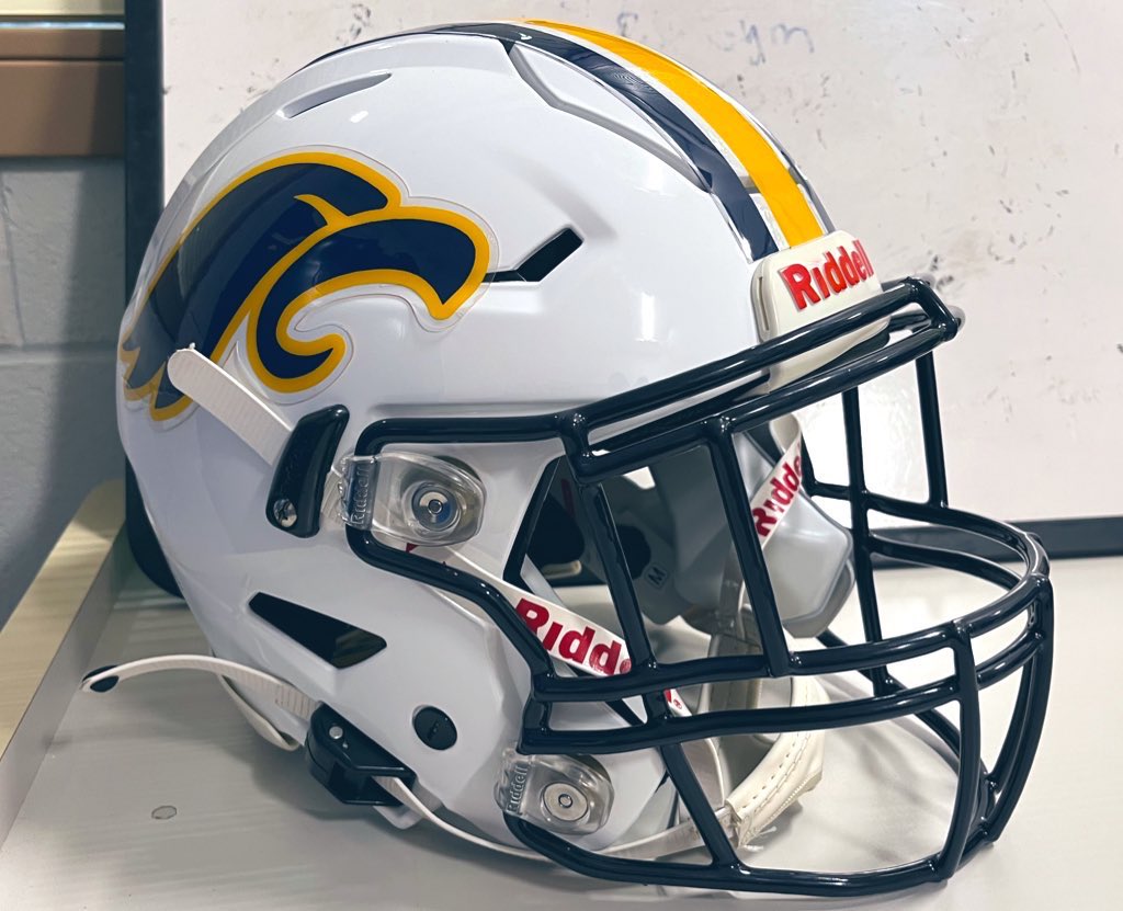JerichoFootball's tweet photo. Getting better day by day. Excited for the scrimmage this weekend, 9 AM at home. Varsity and JV on the turf. #rolljayhawks https://t.co/RPpVTXjuVR