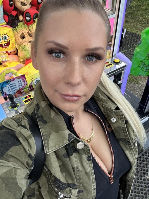 2 gratis Filme nur f&uuml;r dich 😋 https://t.co/e3CMGLvu2d kostenlos anmelden und abstauben 🎥🍿 https://t.