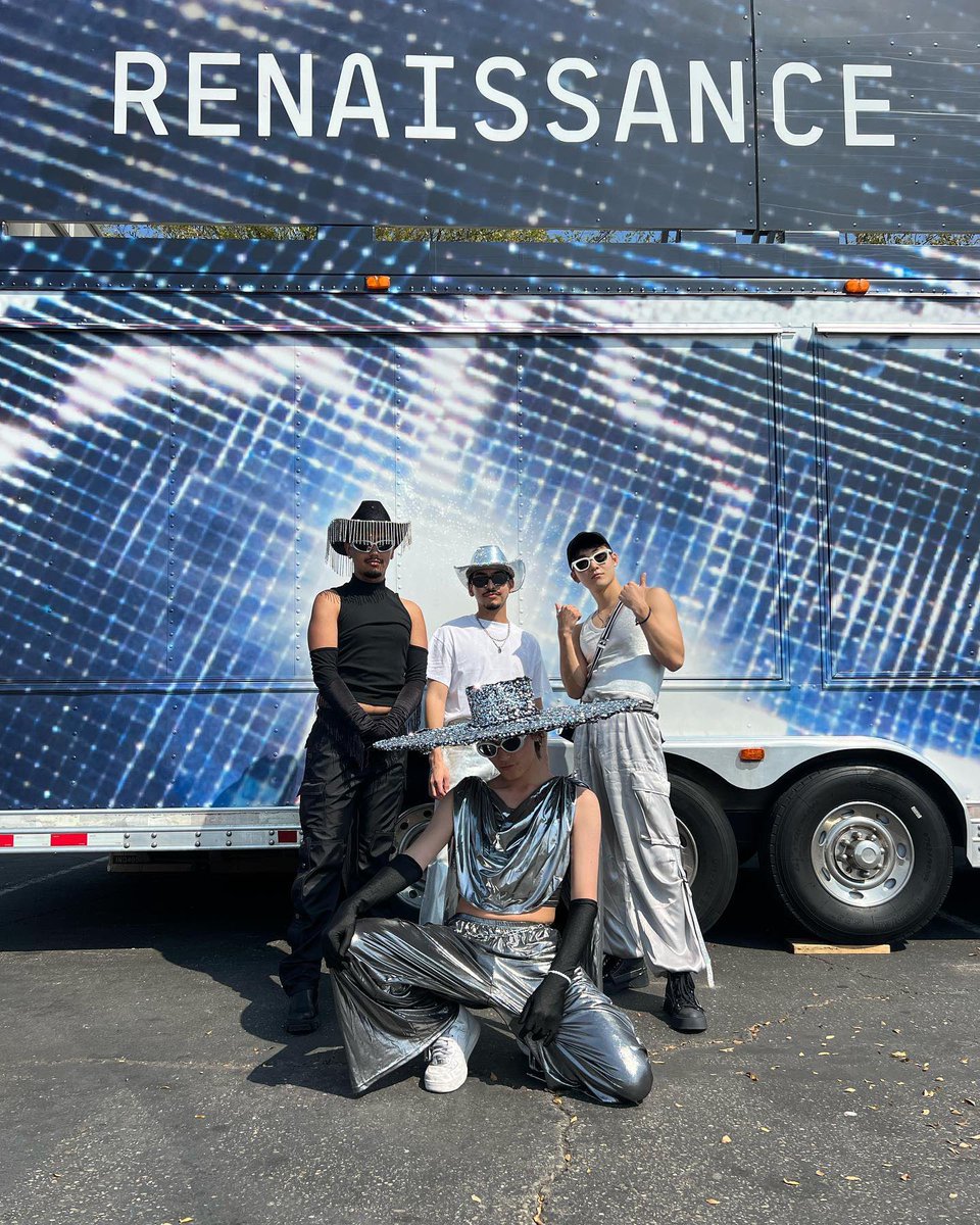 Kevin is in the house 😁

#RenaissanceWorldTour