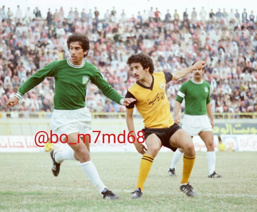 كرة مشتركة مع الغالي فالح فلاح موسم 79/80 ايام الشباب لاتنسى شوفوا الي بالخلف الكبير علي الملا