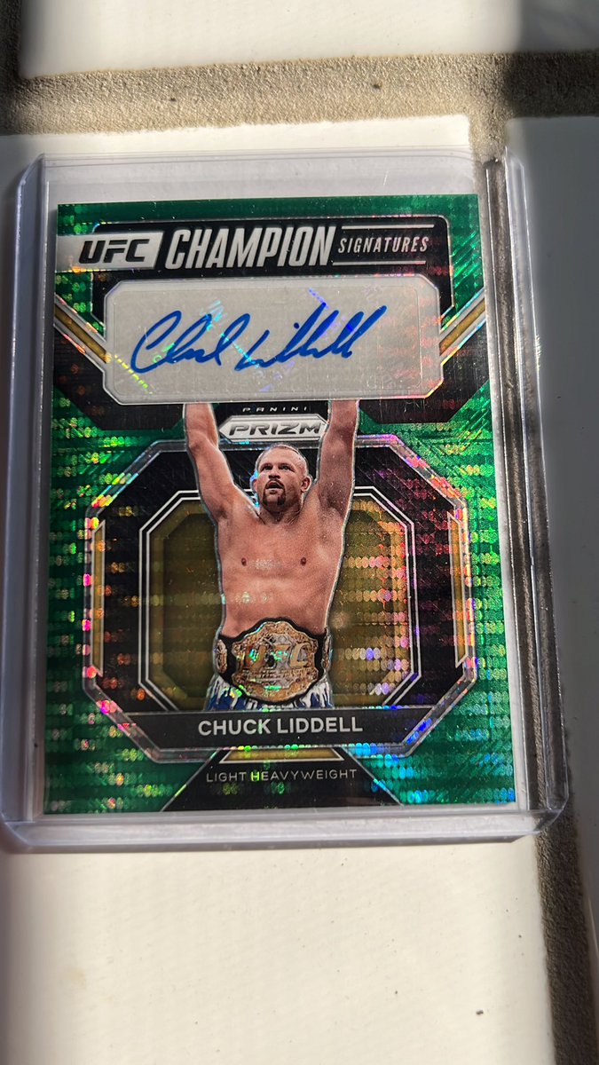 Little mid-week target hit 💥…Price Check anyone Please ???
@cardbrokers 
@beckettcollect 
@sportscards @PSAcard @UFCCardHunter 
@IgEsv @hobbycards
@SportsCardInv 
@jacobdepartie