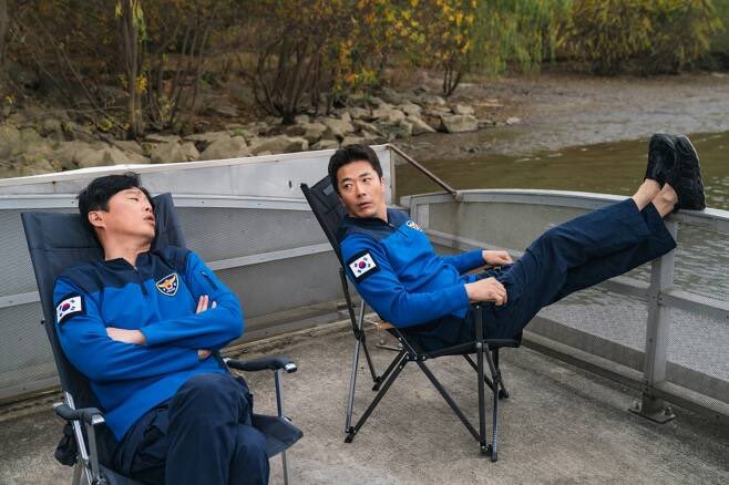 kdramacasting's tweet image. Disney+ drama &amp;lt;#HanRiverPolice&amp;gt; still cuts, release on Sept 13.

#KwonSangWoo #KimHeeWon