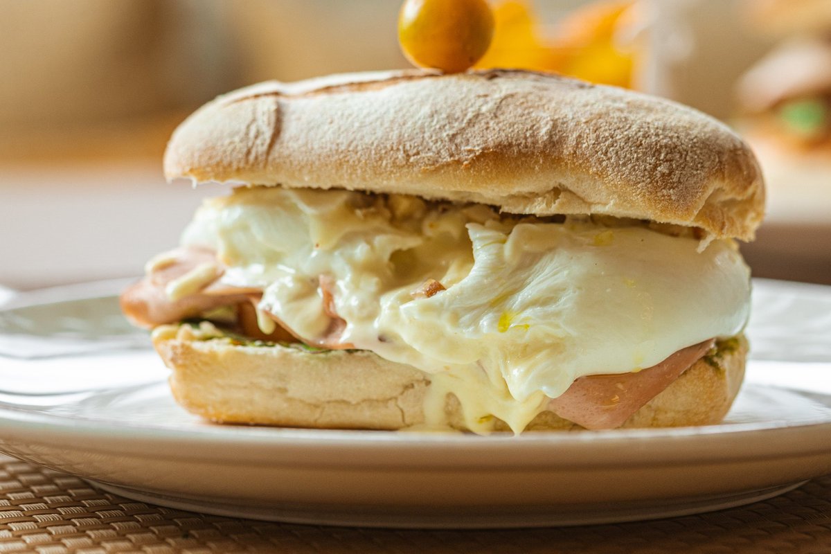 carlosHcoll's tweet image. Mortadela y Burrata....#Pimento @MarriottBogota #theplacetobe