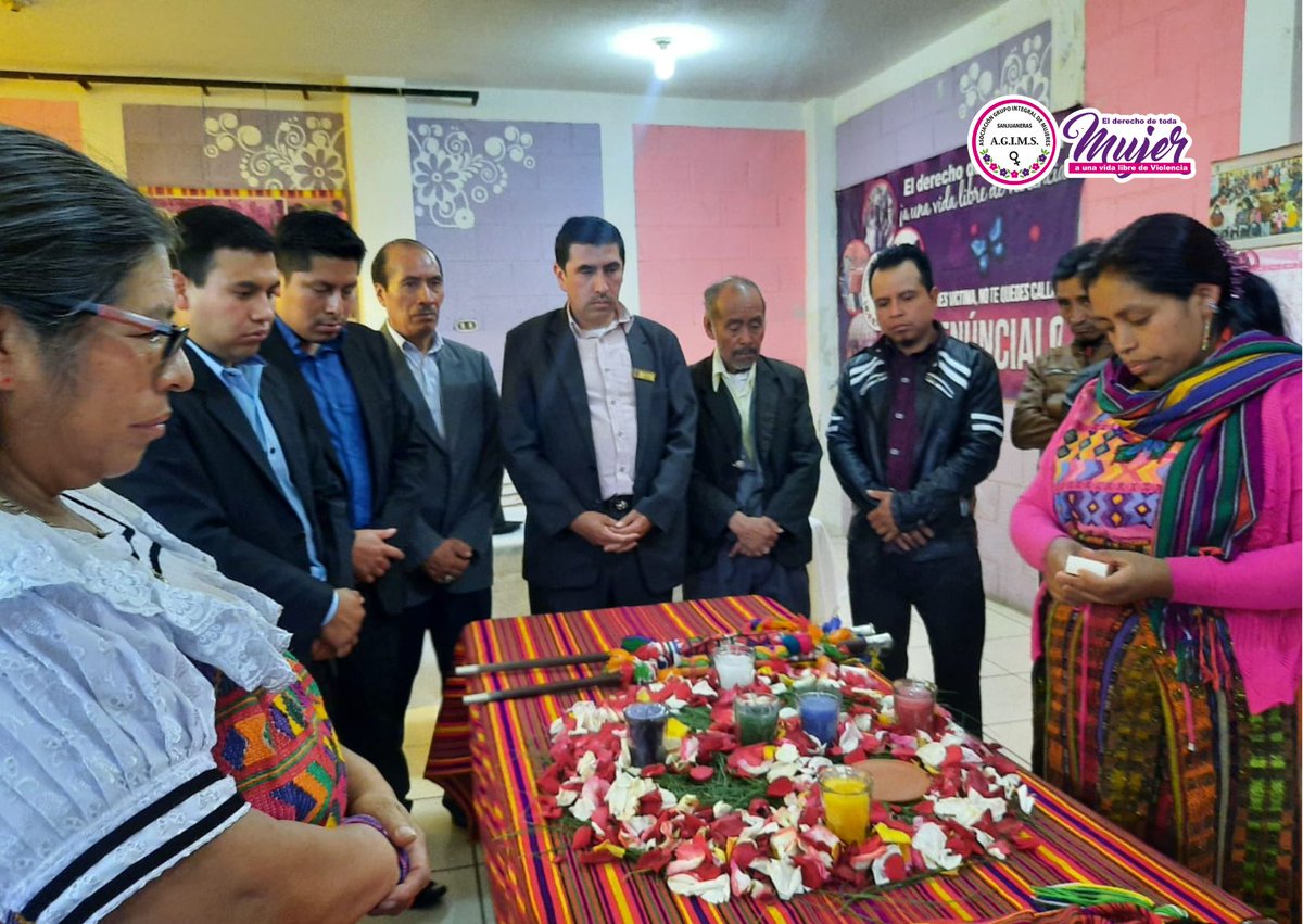 AGIMSsanjuansac's tweet photo. Representantes de la alcaldía indígena de Santa Lucía Utatlán compartieron experiencias con autoridades de San Juan Sacatepéquez, para el traslado de #ConocimientoAnsestral para el manejo de casos en los territorios y de prevención de violencia contra la mujer.
#Agims
#Jotay https://t.co/96LEUaT4Wy