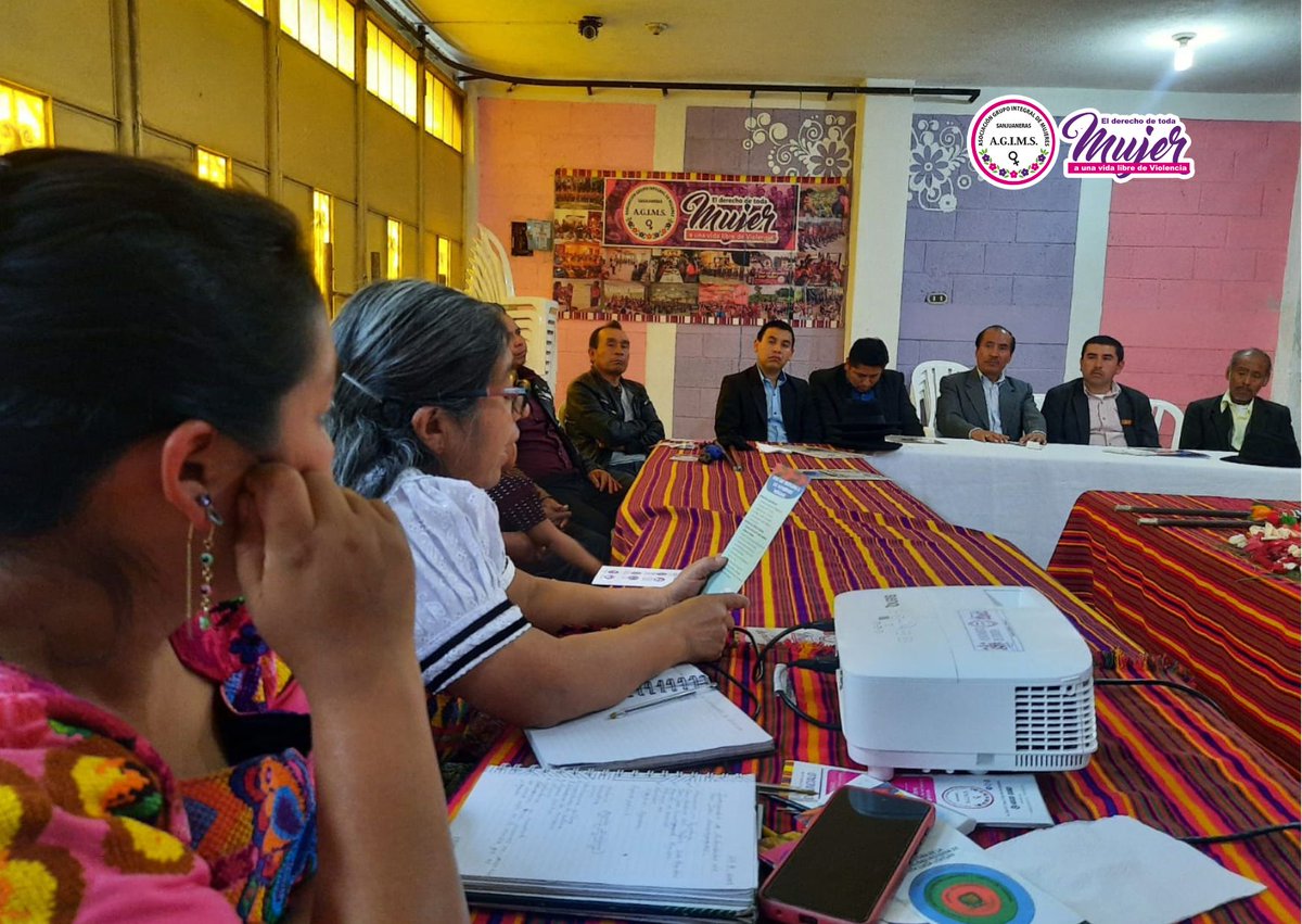 AGIMSsanjuansac's tweet photo. Representantes de la alcaldía indígena de Santa Lucía Utatlán compartieron experiencias con autoridades de San Juan Sacatepéquez, para el traslado de #ConocimientoAnsestral para el manejo de casos en los territorios y de prevención de violencia contra la mujer.
#Agims
#Jotay https://t.co/96LEUaT4Wy