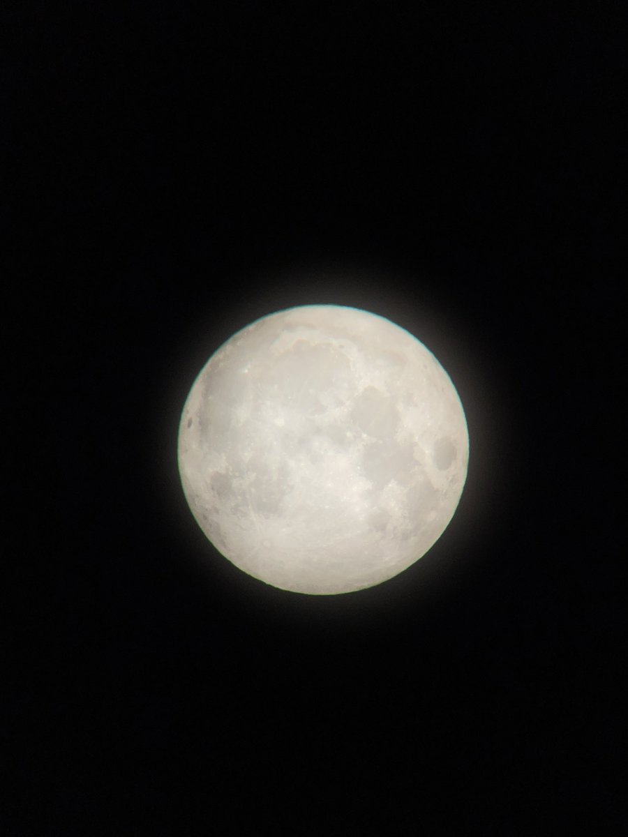 LukeGarratt9's tweet photo. My pics of #Supermoon2023 #SuperBlueMoon https://t.co/YRoLFAvamB