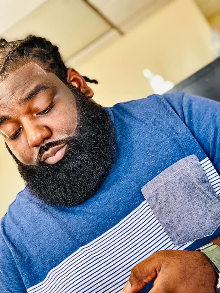 apharoahslife's tweet photo. Beard treatment hot towel oils #hamptonroads need a new barber hit me https://t.co/rtWzsRNFCc https://t.co/gum7SvqPFJ