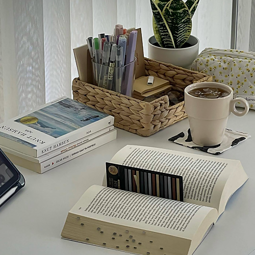 tinymacchiato's tweet image. 📝 página 1 do diário. 
oii! fiquei um tempinho afastada do #studytwt e agora voltei porque senti falta de ter um lugar para registrar meus estudos.

sobre mim:
—  intj, 2001, sp
—  pt-br / eng / esp
— fonoaudiologia!!

+ interessada em temas da saúde e educação. 
♡/↺ = moots