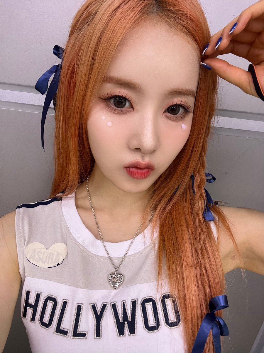 STAYC_talk's tweet photo. 🐩💬
내가 제일 좋아하는🍜
스윗과 함께🍜😍😍

#STAYC #스테이씨 #Sieun #시은 https://t.co/lTeIZHrWbI