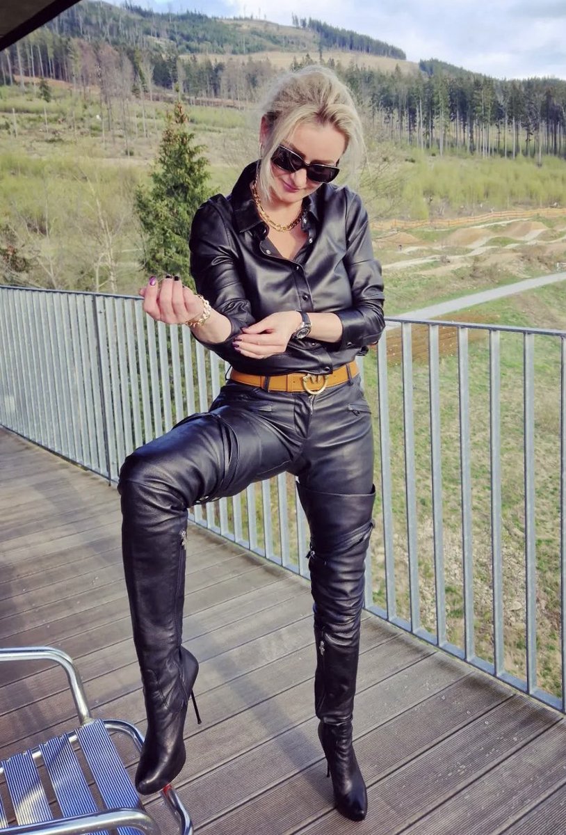 leatherandboot's tweet photo. #fullleather #leatherboots #boots #leatherpants #leathershirt #leatheronwhite #blackonblonde #heeledboots #outdoors #bootbabe #leatherbabe #outfit #style #leatherfashion https://t.co/SkZEESXtwl