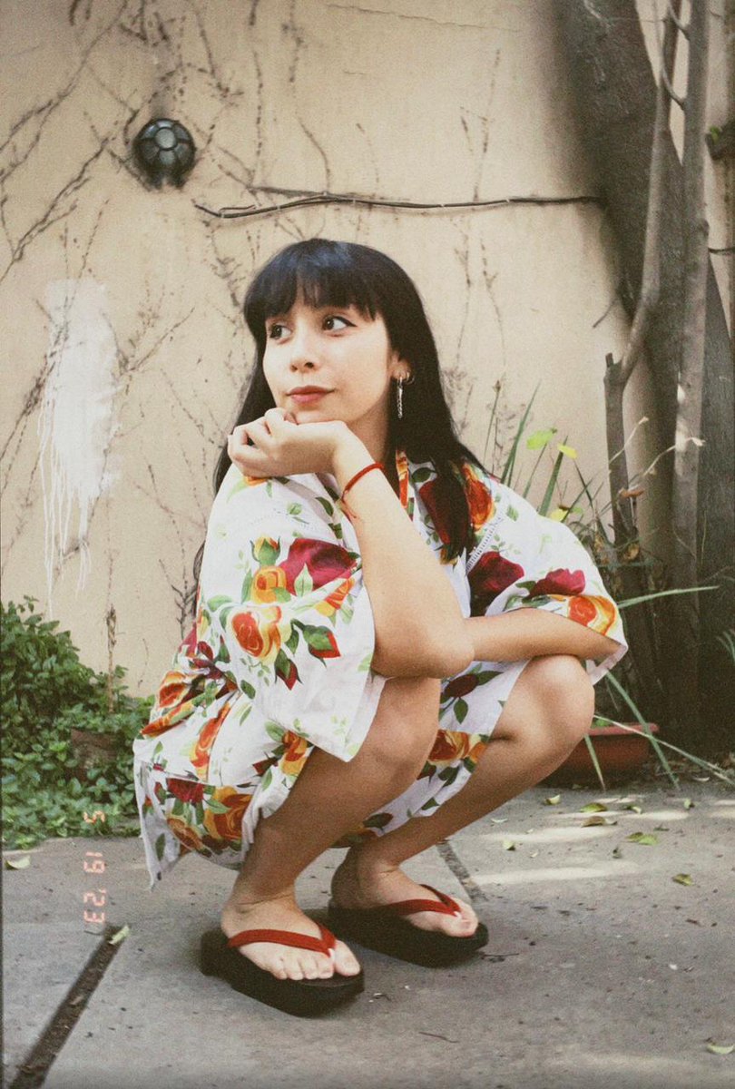 kitsunemonogatari tweet media