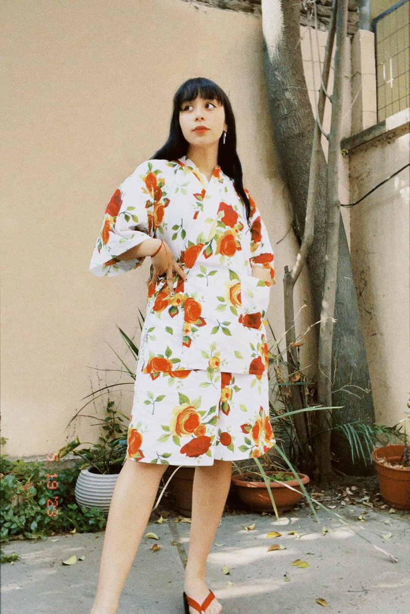 kitsunemonogatari tweet media