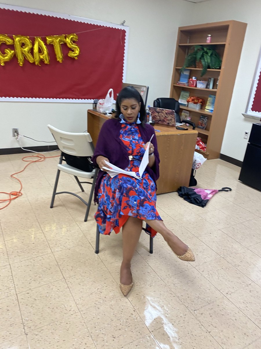 MrJChoice1's tweet photo. So many people to thank publicly for helping me achieve this milestone! I’ll never forget @Tanya_N_Shelton & @mibroughton for staging an intervention w/ me when I wasn’t making progress on my Literature Review. Y’all didn’t have to do it, but you did! You are 1 of 1! #FinsheD https://t.co/VbKIaHD1MO