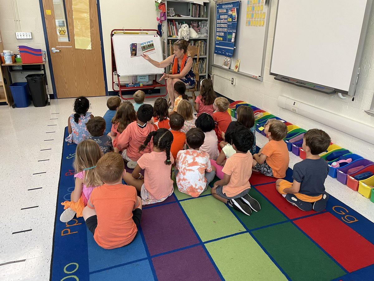 The ✨magic✨ of read alouds. 🥰<a href="/haycockcougar/">Haycock Elementary</a> <a href="/FCPSR2/">FCPS Region 2</a> <a href="/FCPS_Kinder/">FCPS_Kindergarten</a>