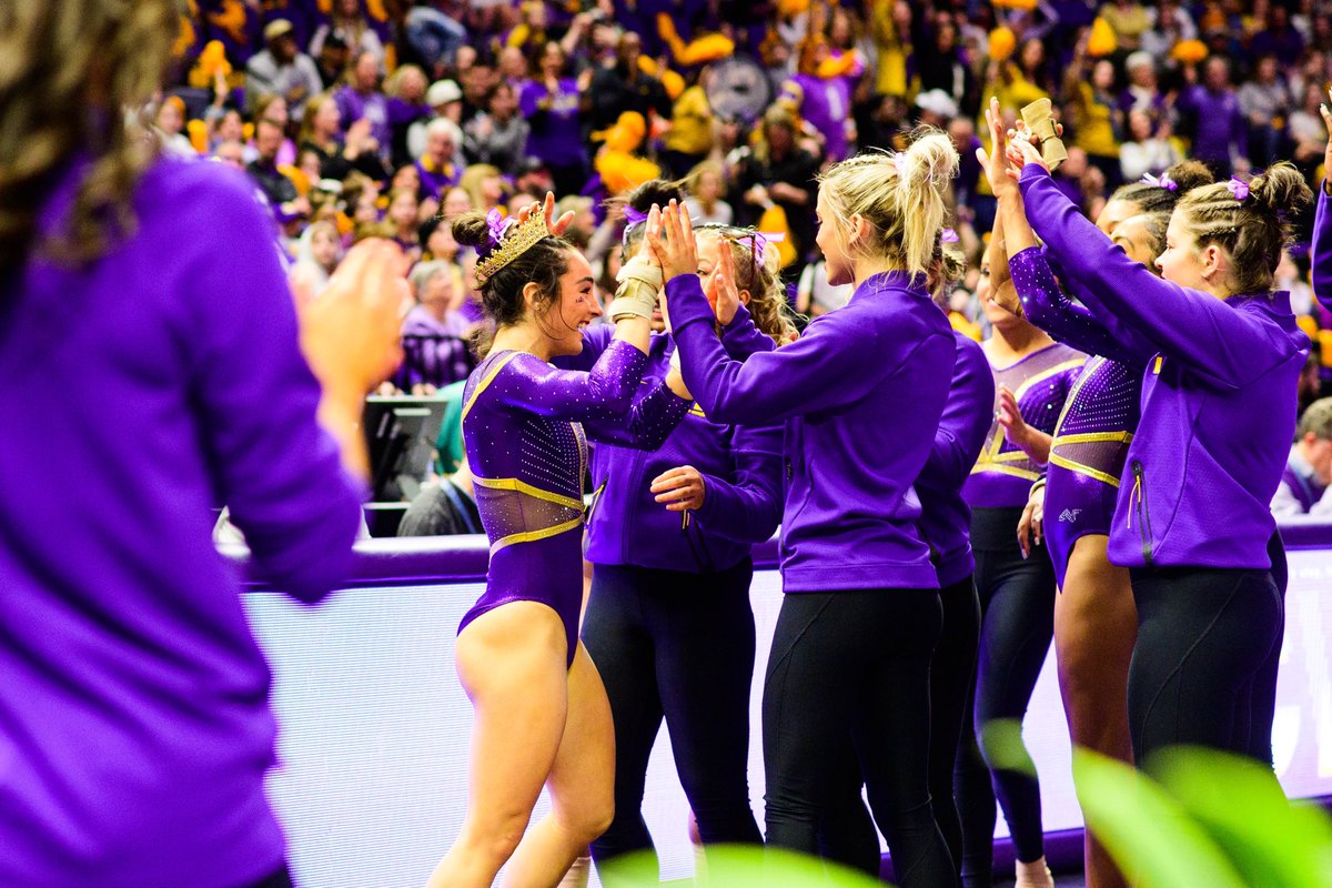 LSUgym's tweet photo. There’s no better support system than this one 🙌

#GeauxTigers https://t.co/2XYCEL1zhR