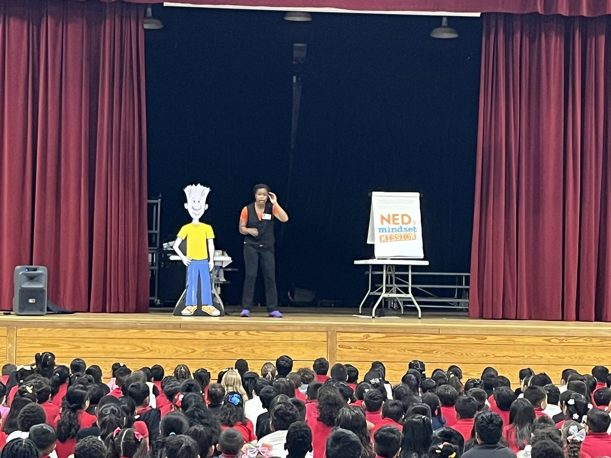 First assembly of the year for our <a href="/WeemsWildcats/">Weems Elementary School</a>! Thanks to The NED Show for the great lesson in #GrowthMindset! <a href="/mymcpsva/">ManassasCitySchools</a>