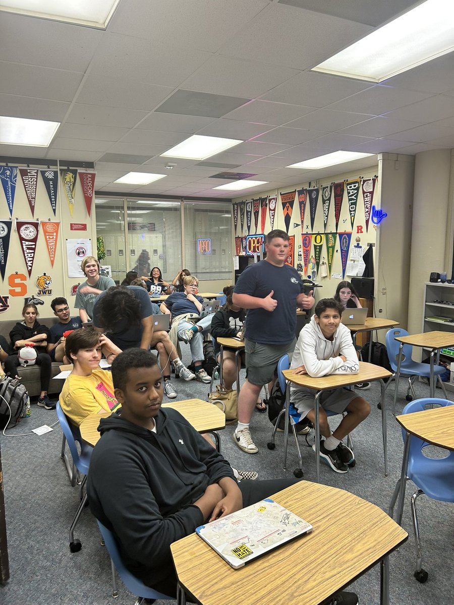 Too early to start college applications <a href="/CommonApp/">Common App</a>? Not for these ambitious <a href="/APSCareerCenter/">Arlington Career Center</a> <a href="/arlingtontechcc/">Arlington Tech</a> students! 👍🏻 <a href="/ACCDiversity/">Monica Lozano Caldera</a> <a href="/Margaretchungcc/">Margaret Chung</a> <a href="/Naviance/">Naviance</a> <a href="/APSNOVAPartners/">APS/NOVA Partnership</a> <a href="/AccCapstone/">ACC_Capstone</a>