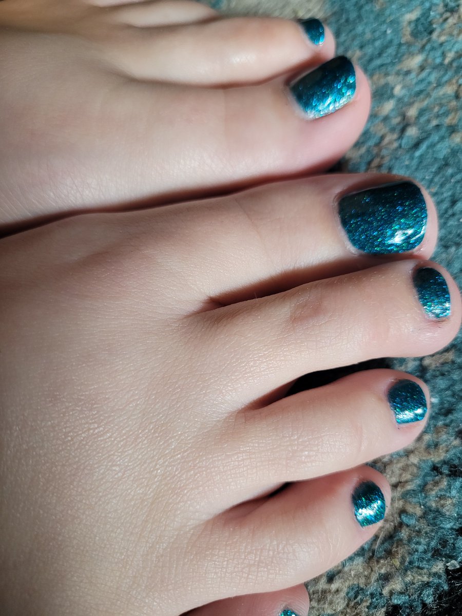 SweetCanFeet's tweet photo. Sparkly toes😍

#feet #toeslovers #footmodels #sparkly #footfetishbabe https://t.co/5U8yFBANZA