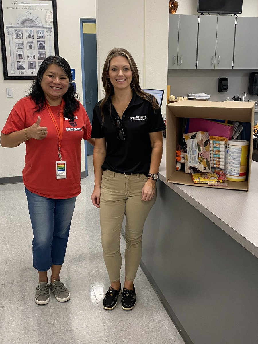 Thank you <a href="/BEEFOBRADY/">Beef 'O' Brady's</a> for the school supplies and your support!❤️ <a href="/TransformHCPS/">HCPS Transformation Network</a> <a href="/Community_Sch/">Community Schools in Hillsborough Schools</a> @HCPS_FACE <a href="/Mrsjp7/">MrsJP</a>