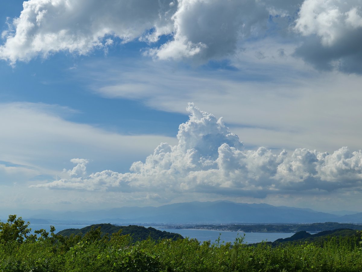 emiripapas's tweet photo. @ohtahiromi1974 今年の夏の明るい空を贈ります。 https://t.co/1BqwjoCZVh