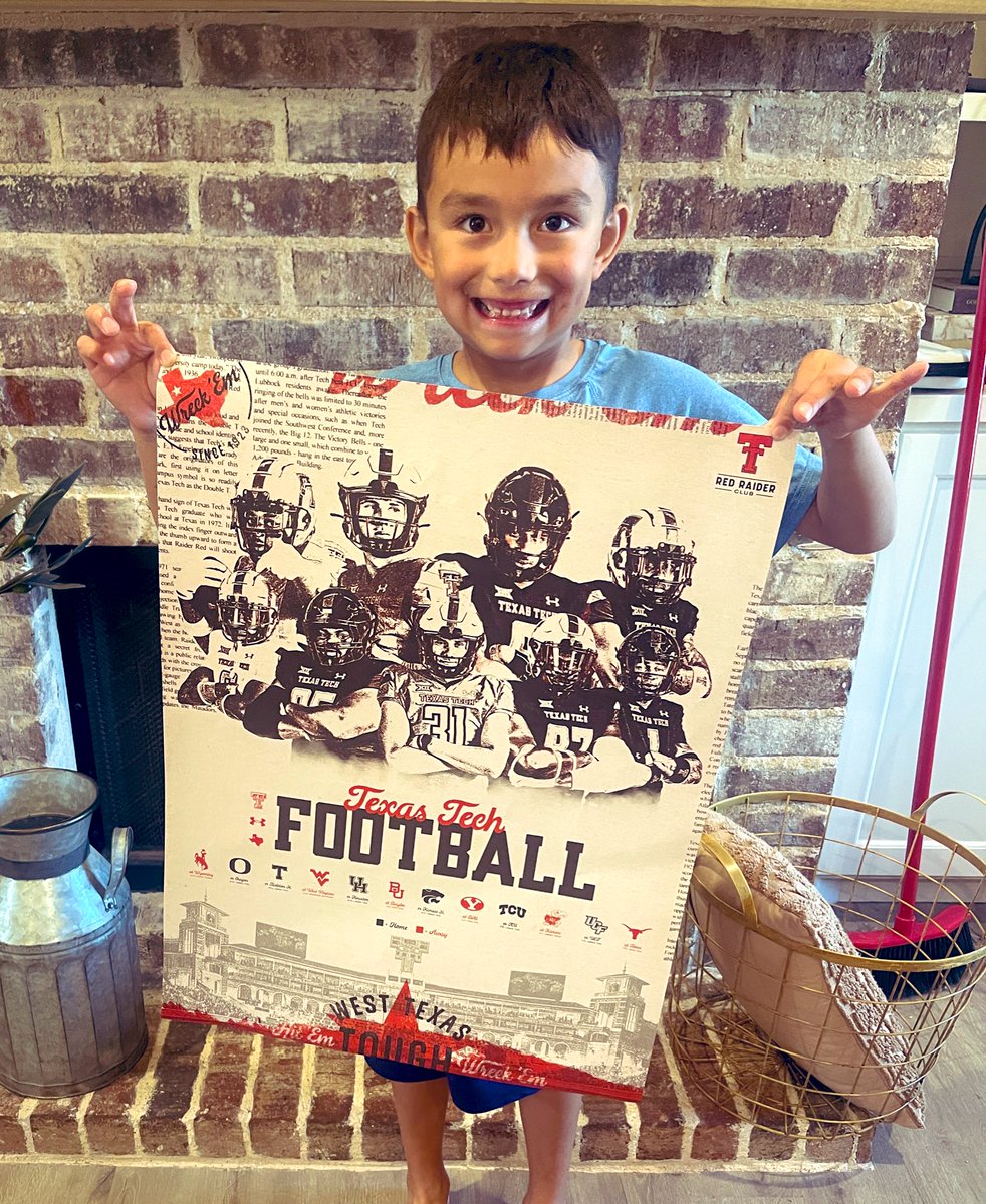 Shoutout to @Jeff_Brunson for grabbing football posters for my kids since  we couldn't be at Meet the Red Raiders! Christian was PUMPED!, image size:982x1200