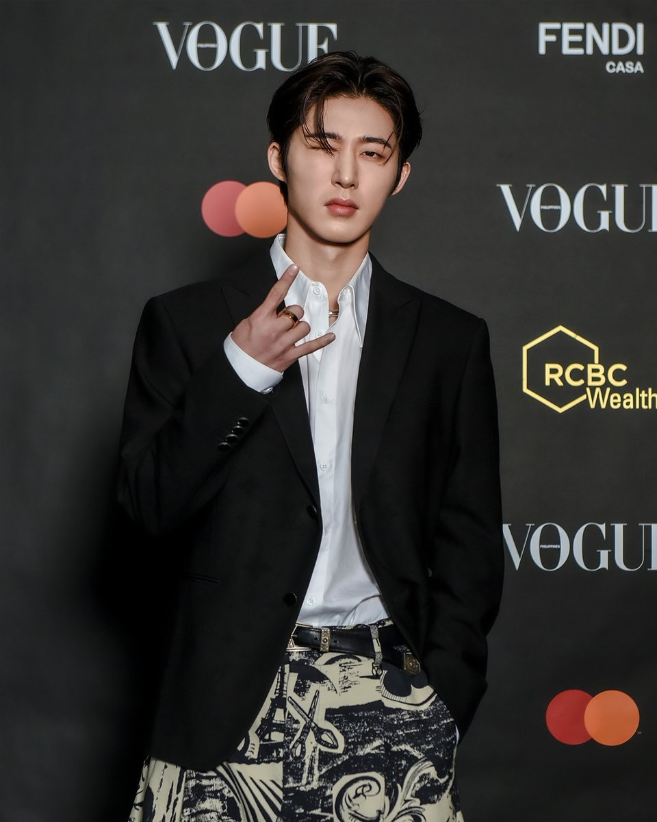 ladies and gents, 
THE KIM HANBIN 🫴