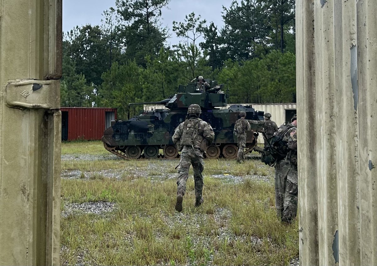 curtisbuzzard's tweet photo. Enjoyed visiting our Experimentation Force out in the field today! Working hard on an important initiative to make our ABCTs even more lethal! @MCoEFortMoore #BeMoore https://t.co/hDdZ1IpRiH