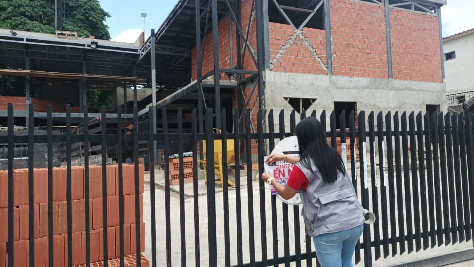 SatdcGdc's tweet photo. Realizamos  abordajes en distintos sectores de Caracas, entre ellos El Paraíso, San Bernardino, Santa Mónica y La Florida con la finalidad de continuar el acompañamiento 
y garantizar la operatividad comercial de nuestros contribuyentes capitalinos. 

#NosotrosSomosDeVerdad https://t.co/YOHkEBmiyB
