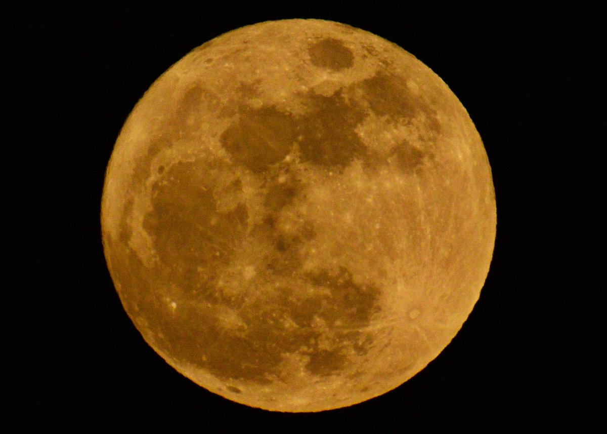 ecarrascal's tweet image. Superluna, Cali, hoy, 18:55