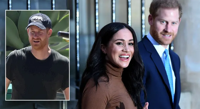 🌟 Bold Move: Meghan Markle's career rebrand raises eyebrows as she navigates a path apart from Prince Harry. Experts weigh in on the 'huge risk' she's taking. 🎬💼 #MeghanMarkle #CareerRebrand #RoyalConnections